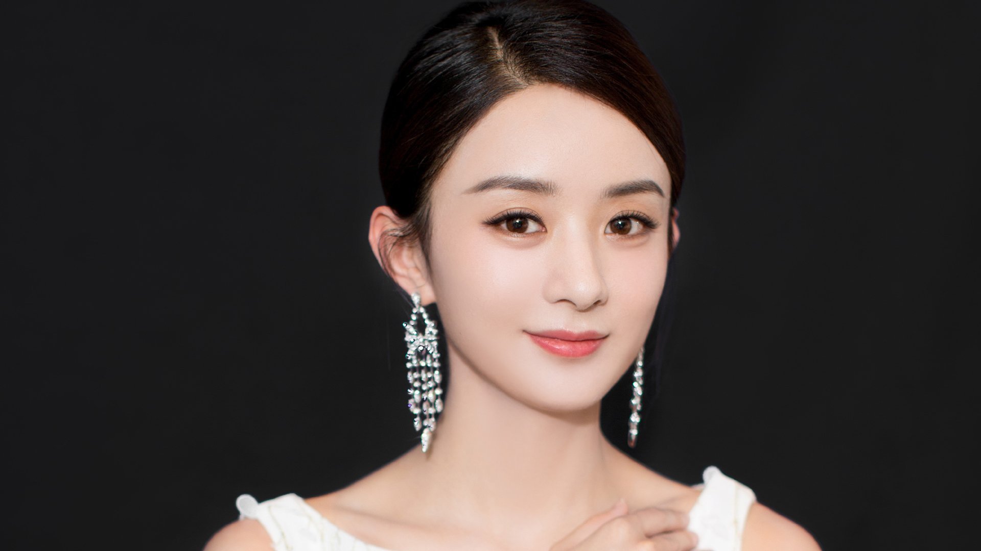 机关枪扫射 vs 外科手术刀，米切尔以唯一方式终结火力竞赛