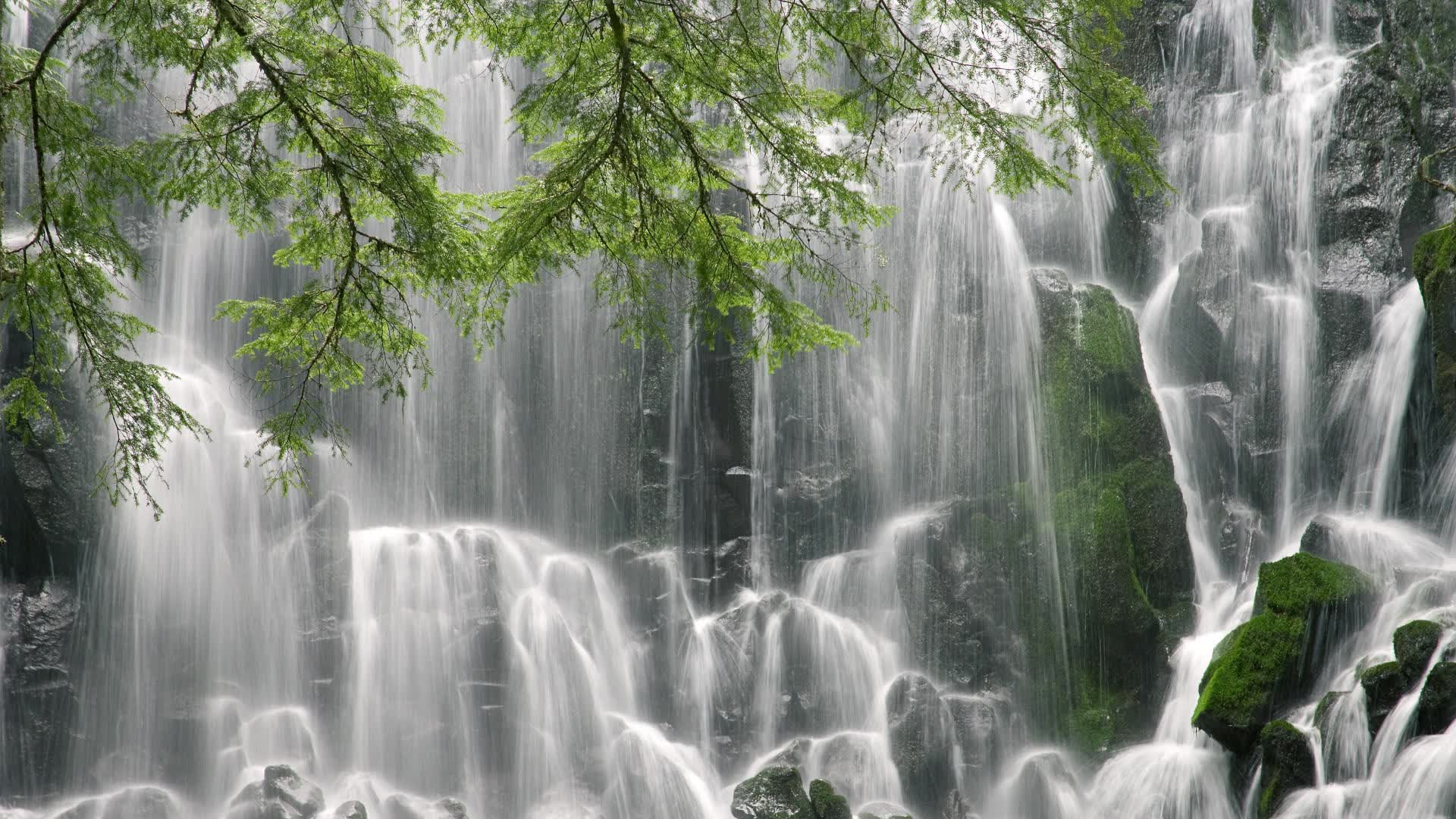 一夜双城记，迪马利亚奔袭14公里创史，玻利维亚高原风暴席卷土耳其